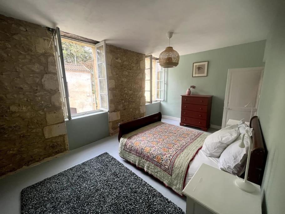 Cozy Town Centre Cottage Beaumont-en-Perigord Exterior photo